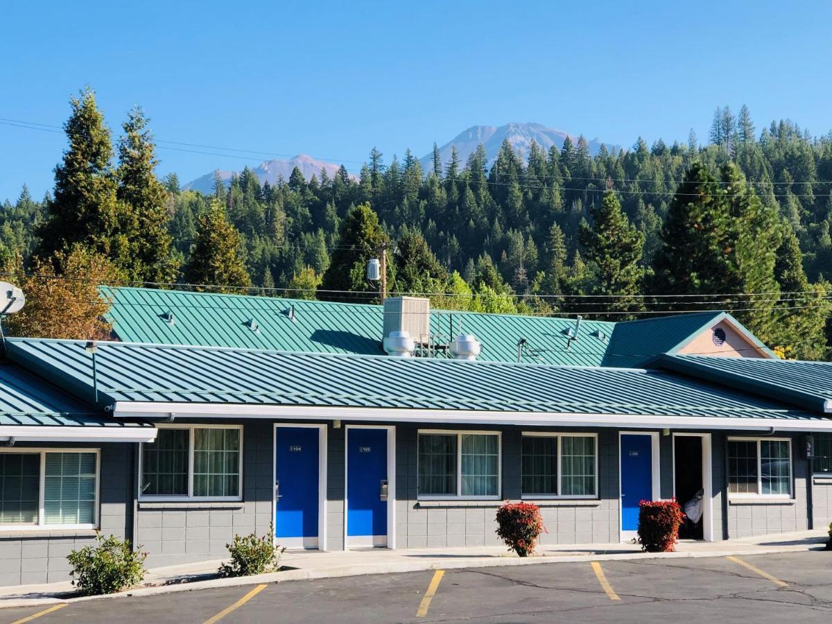 Motel Pine Needles 2*